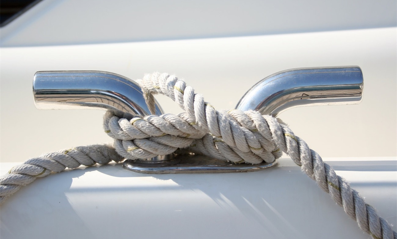 ວິທີການຖີ້ມ knot cleat hitch